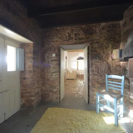 Annas Katikia Vilă Drymonas