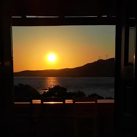 Annas Katikia Vilă *