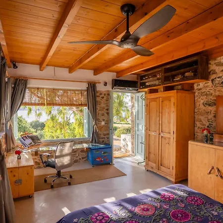 Annas Katikia Vilă Drymonas