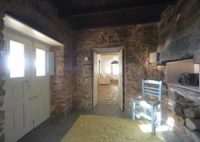 Annas Katikia فيلة Drymonas