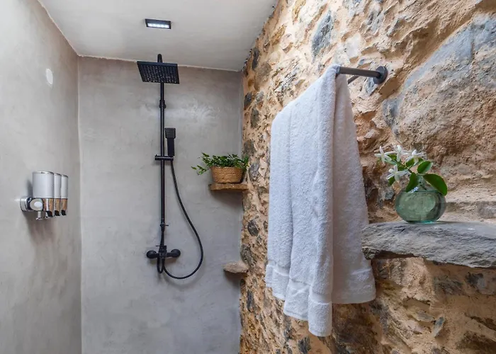 Annas Katikia فيلة Drymonas